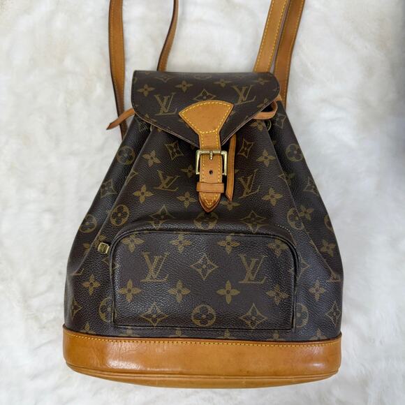 Louis Vuitton Montsouris MM Backpack in Monogram canvas - Picture 1 of 10
